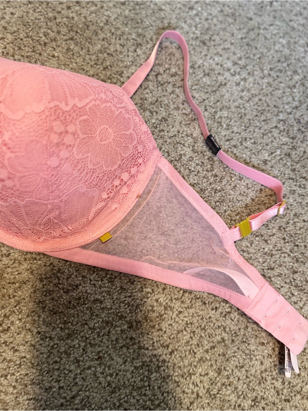 Victoria's Secret Pink Lace Push-Up Bra with Mesh Side Panels w/tags. Never worn